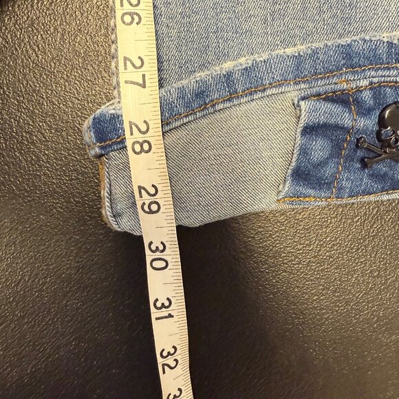 Smugglers Moon men’s Distressed Blue Jeans Size 32x33 Skull & Crossbones Cuffed - Picture 8 of 12